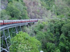 Der Zug Kuranda-Cairns